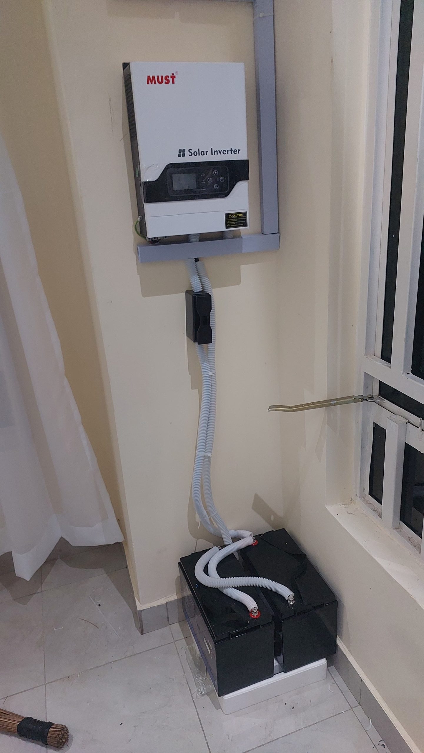 3Kw hybrid Lithium solar setup (complete kit)