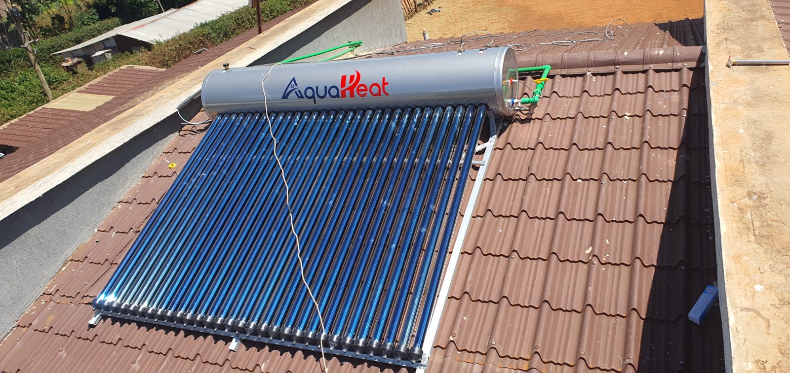 Aquaheat 300 Litres Pressurized Solar Water Heater/Evacuated Tubes System - Image 5
