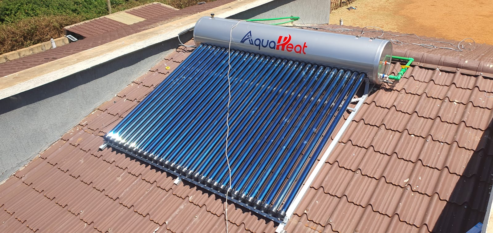 Aquaheat 300 Litres Pressurized Solar Water Heater/Evacuated Tubes System - Image 4